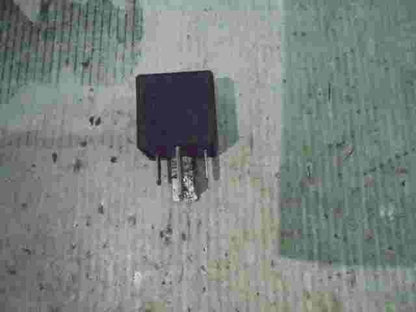 LAND ROVER SIEMENS YWB100560 V23134J52X197 V23134 J52-X197 relè