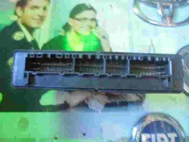 Centralita  Mitsubishi Carisma MR507705 E2T73375 HS