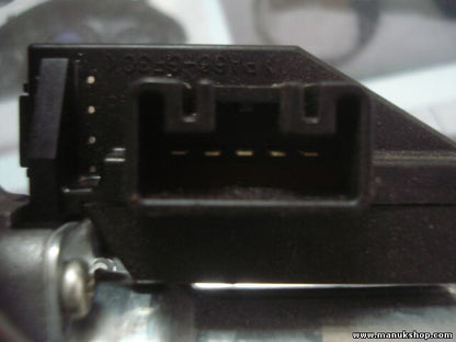 Motor del limpiaparabrisas trasero Toyota Avensis VERSO 851300F030 2596001730