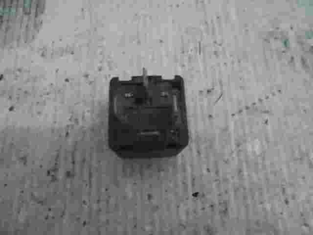 Relé Opel Kadett Corsa A Astra F 94001003 940 010-03 HELLA 4RA94001003