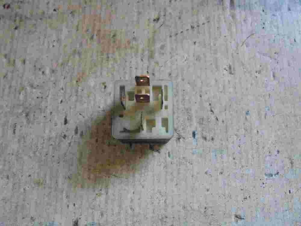 Relé BOSCH 0332209204 0 332 209 204