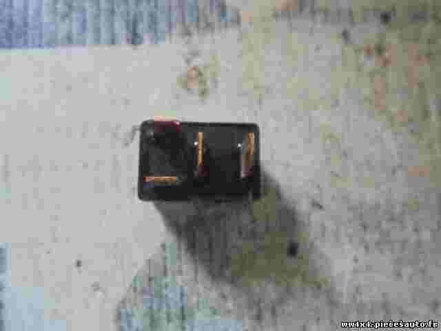 Relé  Renault Nissan Mitsubishi Panasonic ACV31012 M04