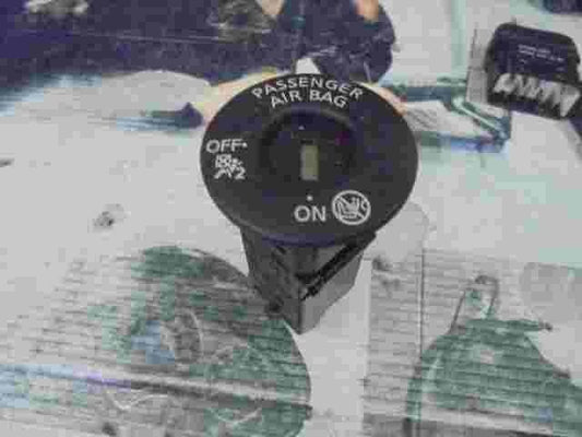 Airbag interruptor  Nissan Qashqai J11 Niles POM 1