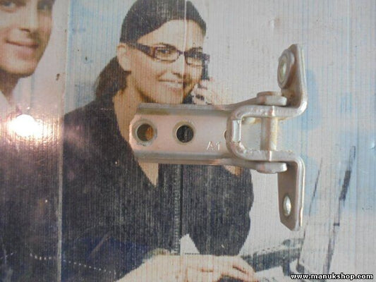 Bisagra de la puerta trasera derecha abajo Mitsubishi Montero DID