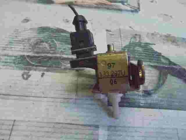 Solenoide per valvole per vuoto Mercedes-Benz Vito Viano W638 97133297U 133297U