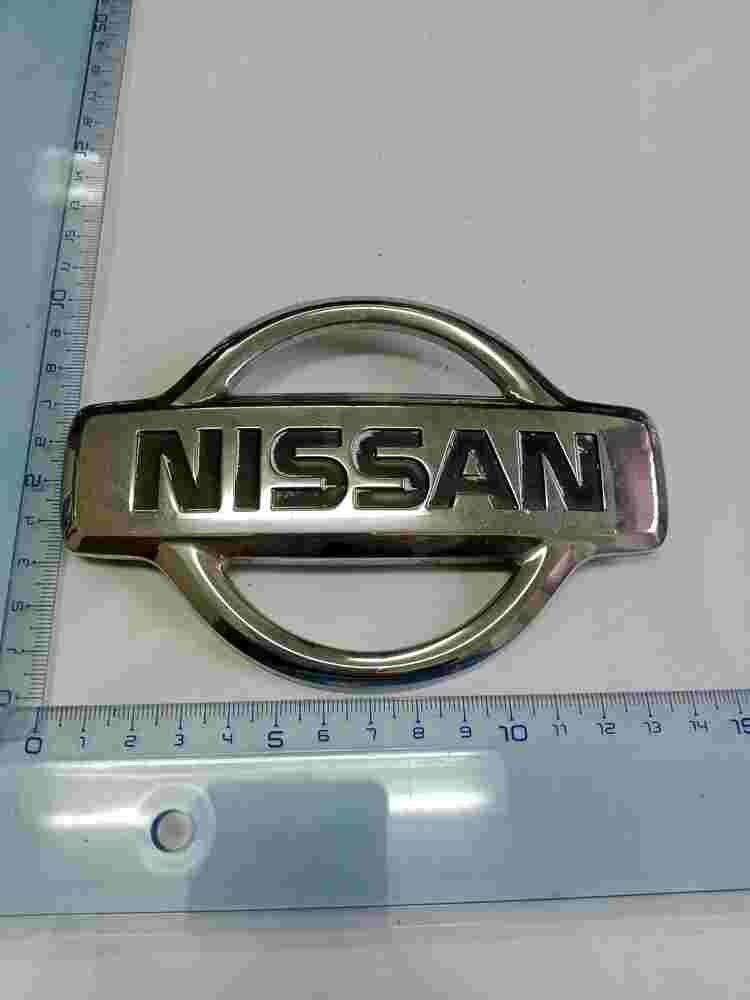 Emblema Nissan Almera 62890BM400 62890 BM400 14 cm. 9cm.