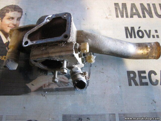 Caja del termostato Nissan Terrano Ford Maverick 2.7 TD 11061G2400 11061-G2400