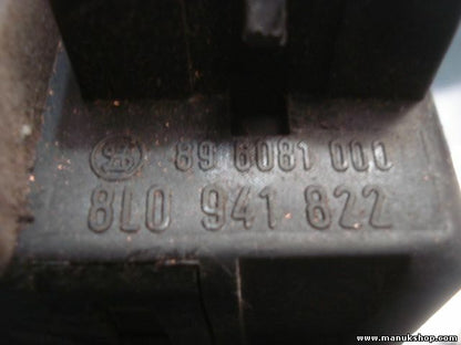 Caja de fusibles  Audi A3 A4 A6 VW 896081000