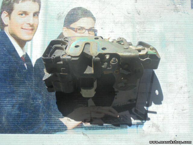 Cerradura puerta delantera derecha Opel Frontera B DELPHI 16634324 8203009