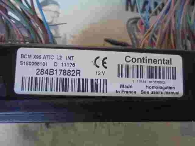 Scatola fusibili relè Renault Megane BCM X95 284B17882R S180098101D