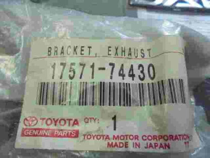 Exhaust Bracket  Toyota Avensis AT220 1757174430 17571-74430