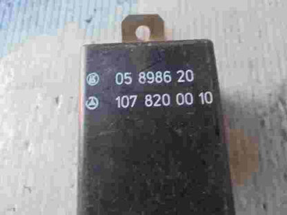 Relè Mercedes-Benz 1078200010 107 820 00 10 LK 05898620 05 8986 20