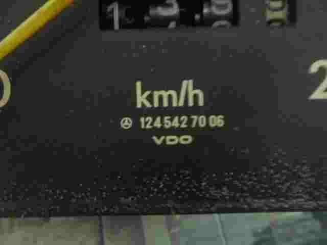 Velocímetro Mercedes-Benz E-Klasse W124 VDO 1245427006 124 542 70 06 Km 421539