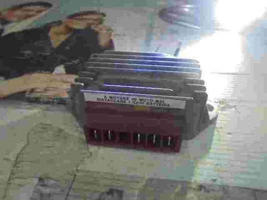 Regolatore raddrizzatore di tensione SGR Piaggio Gilera Vespa Typhoon AC-DC 3...