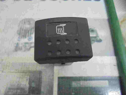 Interruptor Luneta Trasera Desempañador Nissan Atleon 255819X000