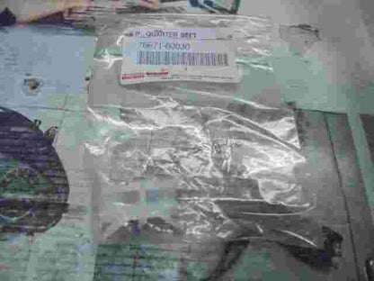 Clip Quarter Belt  Toyota Land Cruiser Prado Lexus GX470 7667160030 76671-60030