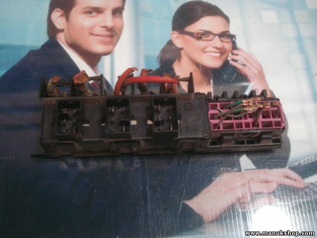 Caja de fusibles  Audi A3 A4 A6 VW 896081000