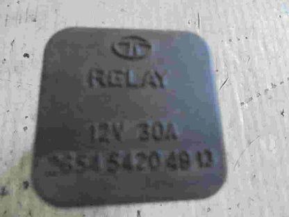 Relé Tata 265454204913 12V 30A