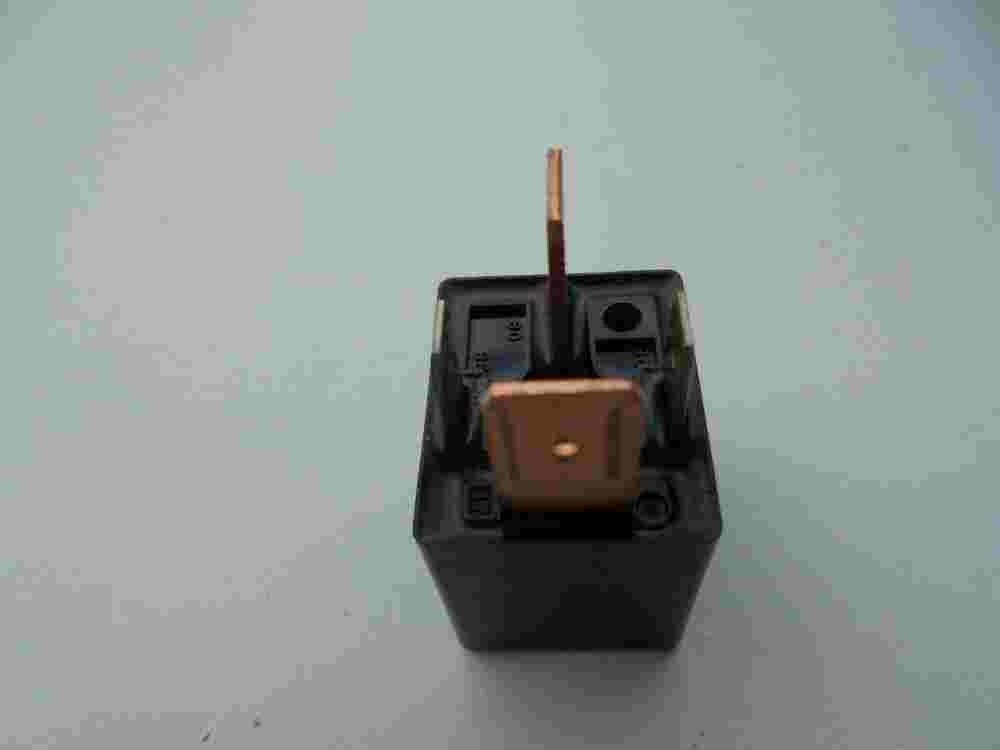 Relé  Mitsubishi MR301978 GB1APF-12V ACB82201 M09