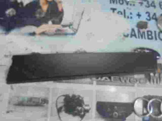 Moldura de puerta trasero derecho Toyota RAV 4 Camry PP 75075RH410 75075 RH 410