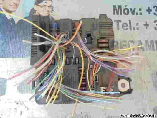 Caja de fusibles de relé Renault Megane 2 UPC X84 N2 8200306032B S118399200E