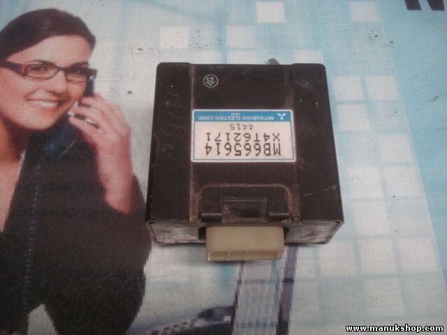 Centralita de suspensión de aire Mitsubishi Pajero Montero MB665614 X4T62171