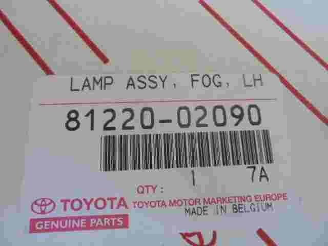 Faro antiniebla delantero izquierdo Toyota Corolla E12 E110 E120 8122002090