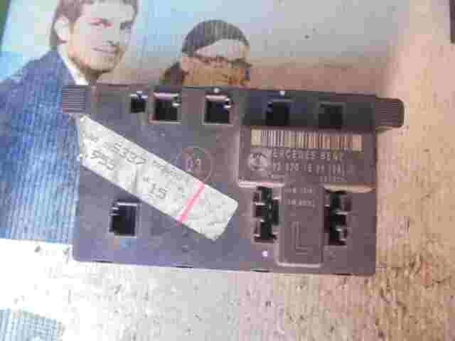 Unidad de control de la puerta Mercedes C-Klasse W203 2038201585 Q3 TEMIC 351321