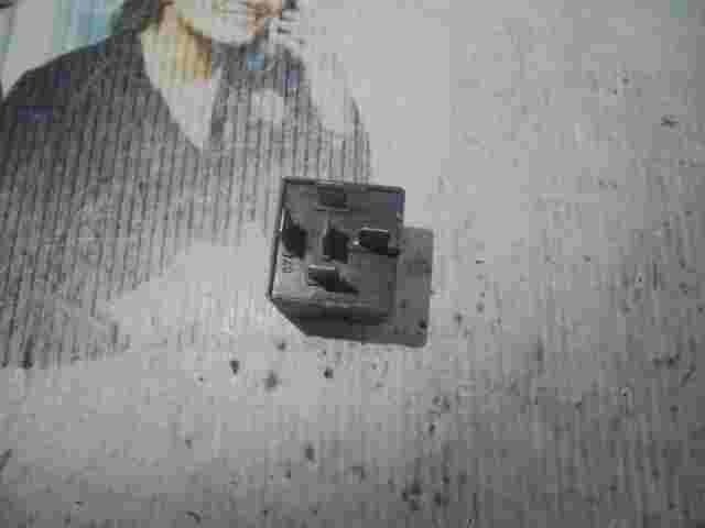 Relé Mercedes-Benz A0045451005 A 004 545 10 05 24V 10/20A