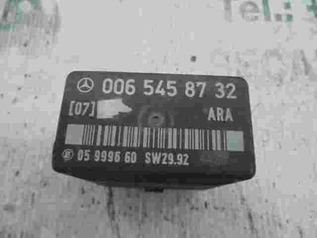 Relè Mercedes-Benz 0065458732 006 545 87 32 LK 05 9996 60 05999660 SW29.92