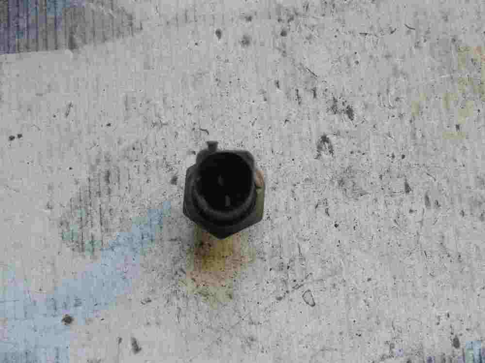 Sensor presión de aceite Porsche Cayenne 3.6  Audi Q7 VW Touareg 079919081 