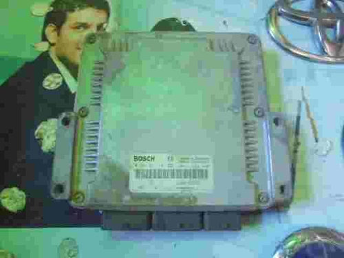 Centralita Renault Laguna 1.9 8200163528 8200095416 1039S00271 BOSCH 0281011101