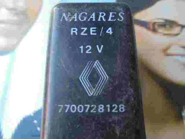 Relé de Luz Renault R21 R25 7700728128 NAGARES RZE/4 12 V. RZE4 12 V.