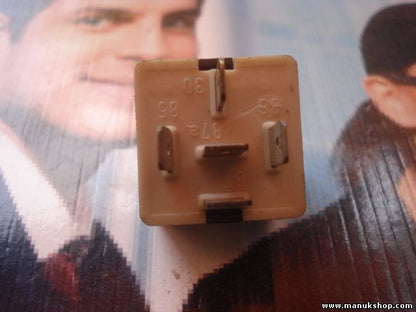 Relé  Lancia Delta 12V TYPE 23