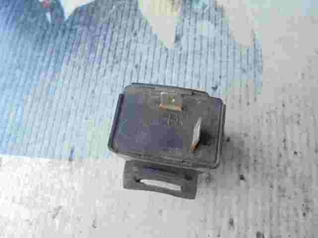 Relè lampeggiante Yamaha 5WXH335000 5WX-H3350-00 012336 12V 10 16W 1,2W
