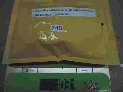 Unidad de control de la ayuda estacionamienton Mercedes-Benz W204 A2044401001