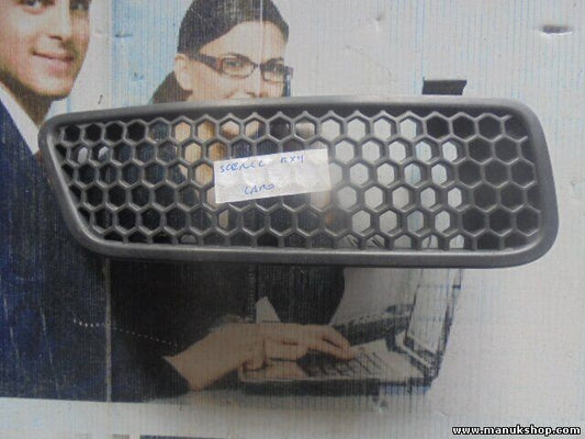 Rejilla del radiador derecho Renault RX4 1999-2003 7700428467