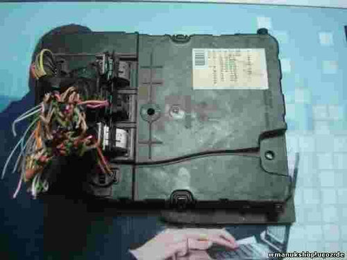 Caja de fusibles de relé Renault UCH X84 N2 8200309690 8200326040 S118400220D