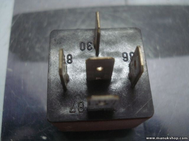 Relé Mercedes-Benz 0646 064.6