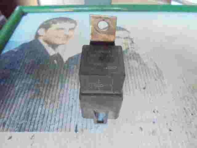 Relè Rover YWB101200 Tyco V23136J1004X30 V23136-J1004-X30 YWB 101200