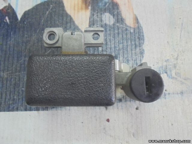 Guanto castello Nissan Terrano II R20 685000F000 LH 685000F000LH 68500-0F000