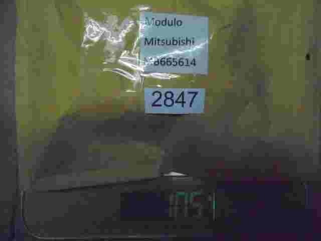 Centralita de suspensión de aire Mitsubishi Pajero Montero MB665614 X4T62171