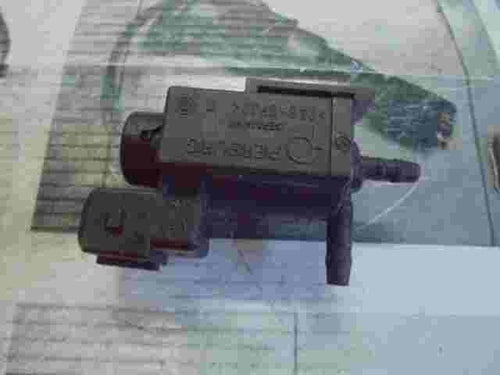 Solenoide de la válvula de vacío  Volvo V50 XC90 S70 V70 30611668 72224010