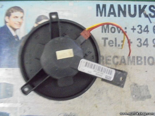 Ventilador de Calefacción  Peugeot 205 VALEO F828370U C19828323H 53666532M