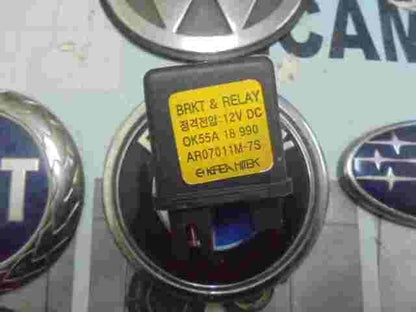 Regulador de voltaje Kia Carnival 0K55A18990 0K55A-18990 AR07011M7S BRKT 12V DC