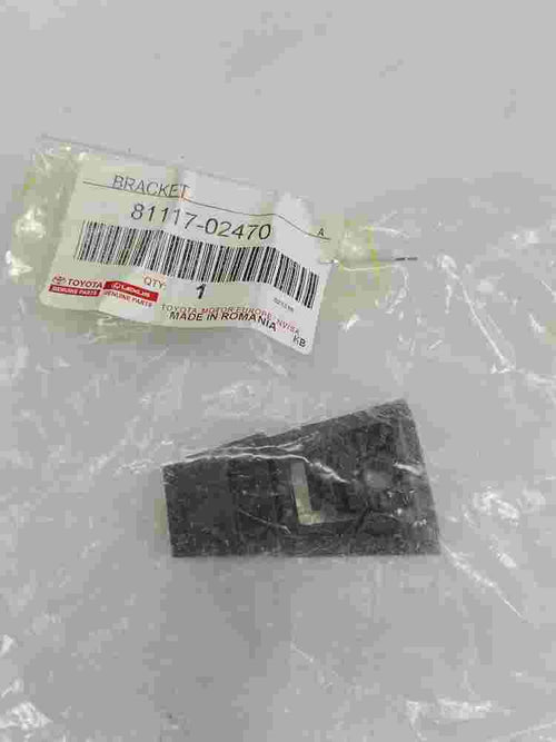 Headlamp Bumper Brackets  Toyota Auris 8111702470 81117-02470
