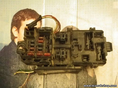 Caja de fusibles Mitsubishi Montero Pajero PP035-03020 PP03503020 PP035 03020