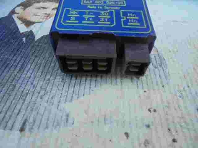 Relé VW Volkswagen Audi 5AA00352500 5AA 003 525-00 HELLA 12V