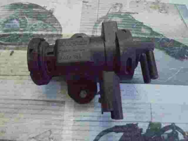 Solenoide valvola a vuoto Peugeot 206 406 607 Citroen Jumpy II 3024368