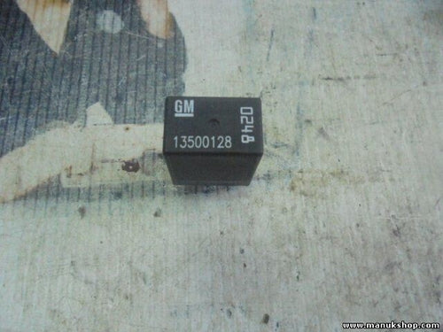 Relé Opel Astra J Zafira C 2010 GM 13500128